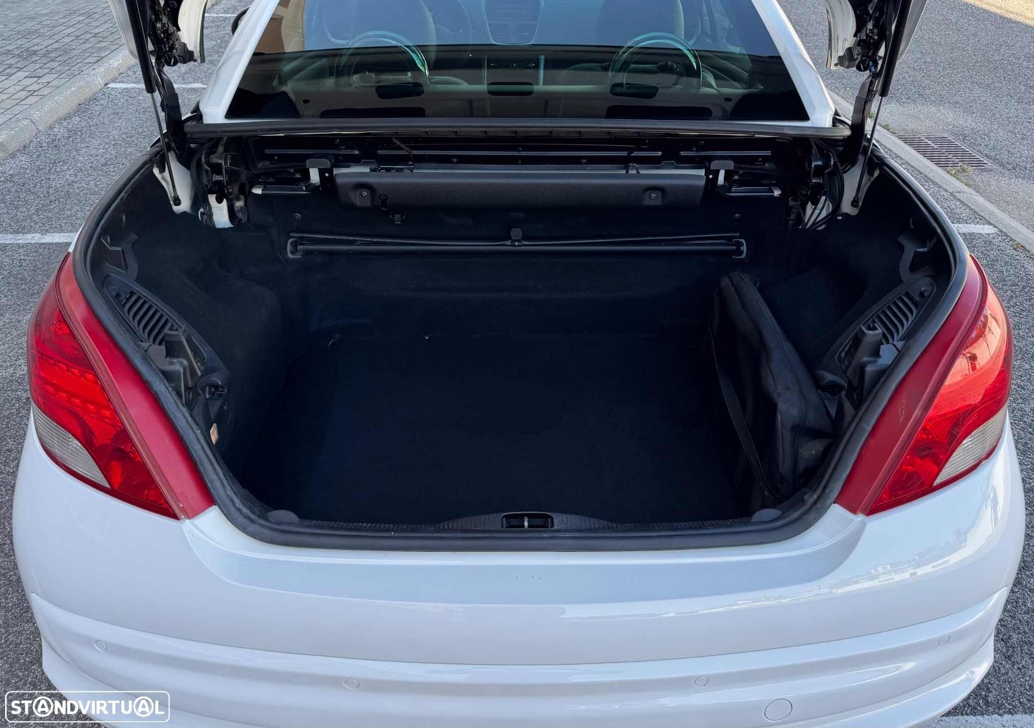 Peugeot 207 CC 1.6 HDi Roland Garros - 43