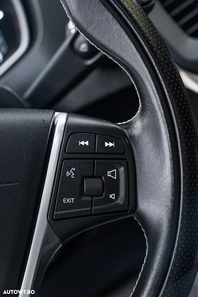 Volvo V40 T3 Geartronic RDesign - 27
