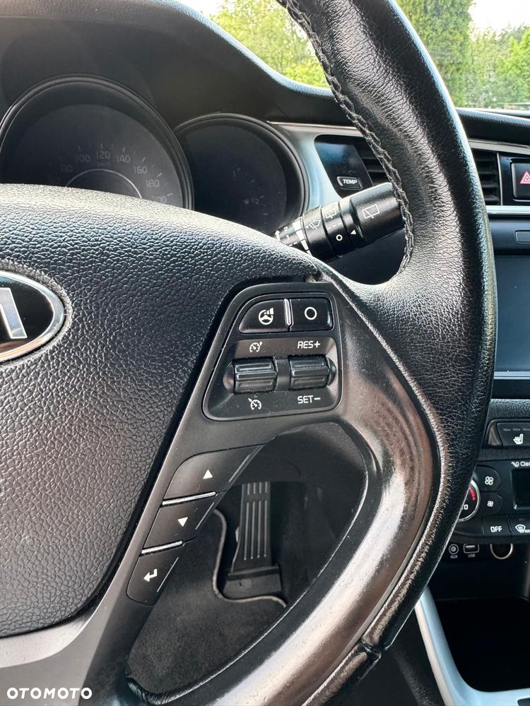 Kia Ceed 1.4 CVVT Dream-Team Edition - 25