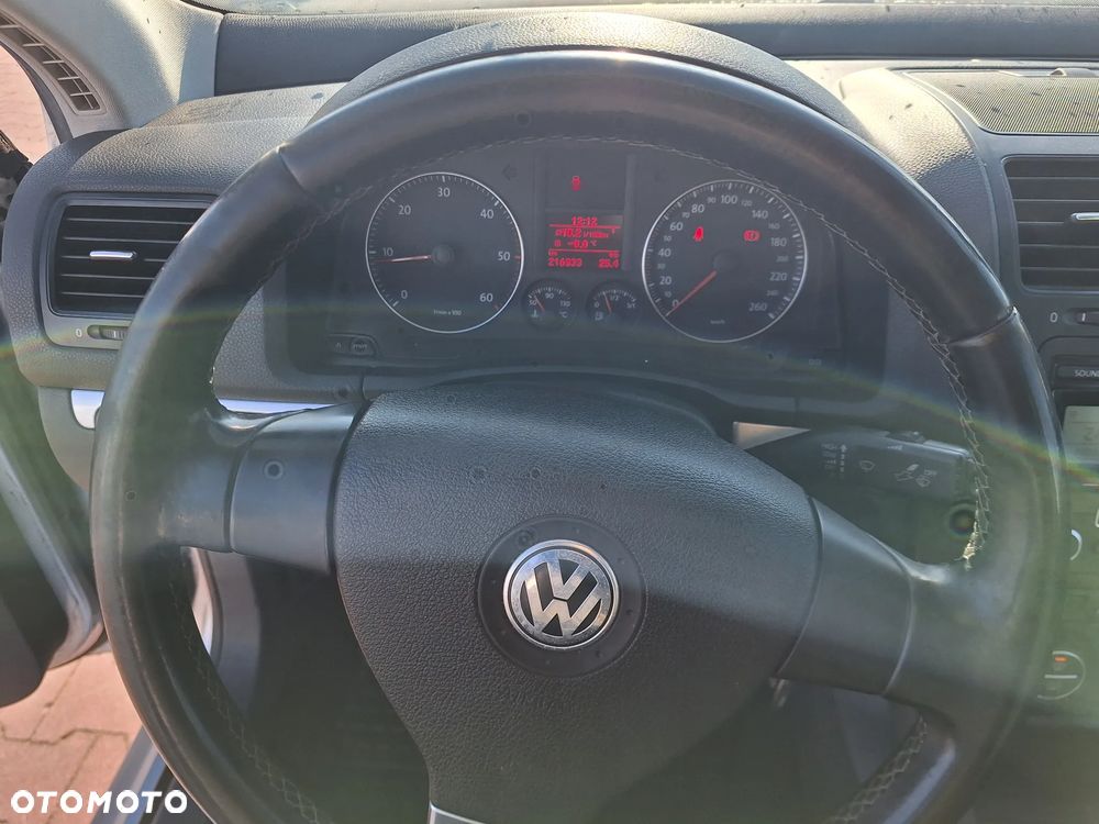 Volkswagen Jetta 1.9 TDI Trendline - 25