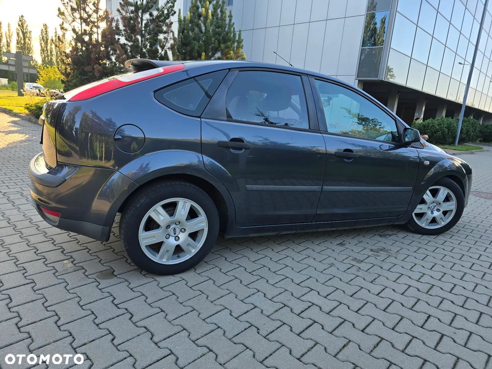 Ford Focus 1.6 Ambiente - 3