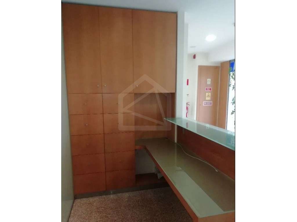 Loja em Lordelo do Ouro, Porto - Grande imagem: 5/14