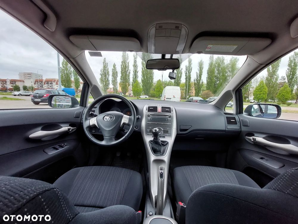 Toyota Auris 1.6 VVT-i Sol - 3