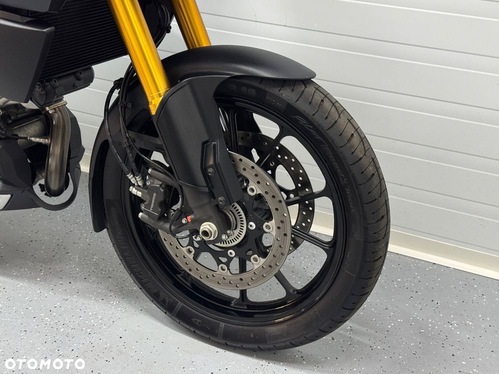 Suzuki V-STROM - 17