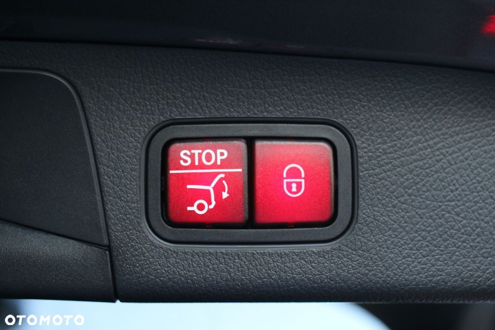 Mercedes-Benz GLA - 14