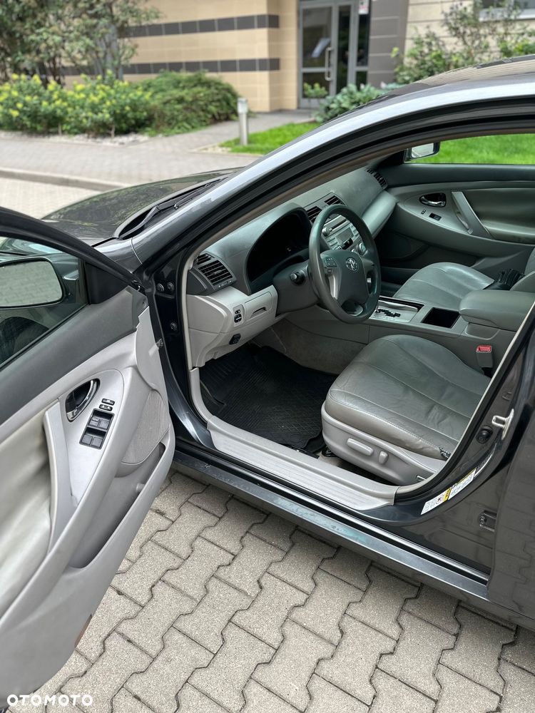 Toyota Camry - 8