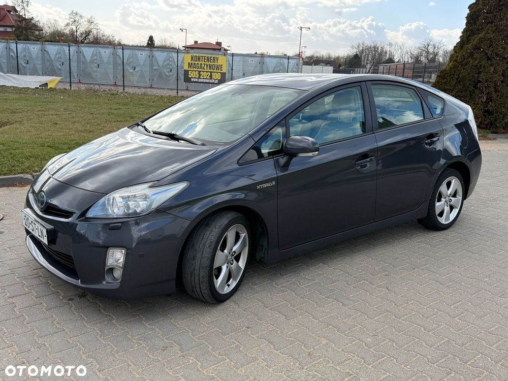Toyota Prius 1.8 HSD Prestige - 3