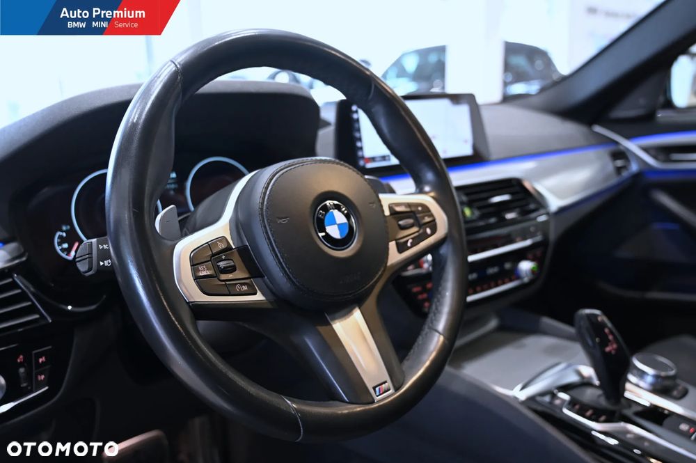 BMW Seria 5 540i xDrive - 7