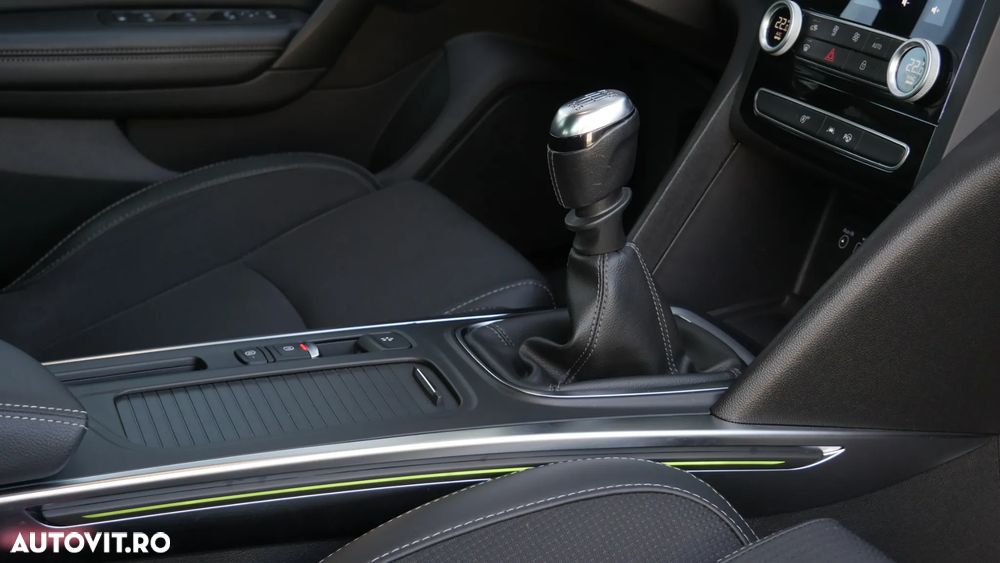 Renault Megane TCe 140 GPF INTENS - 38