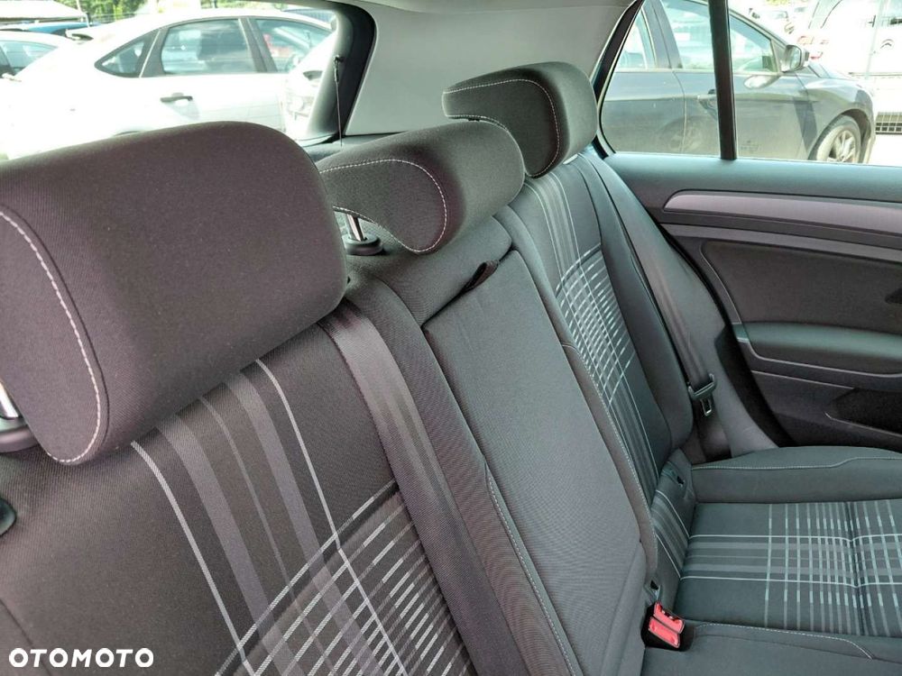 Volkswagen Golf - 17