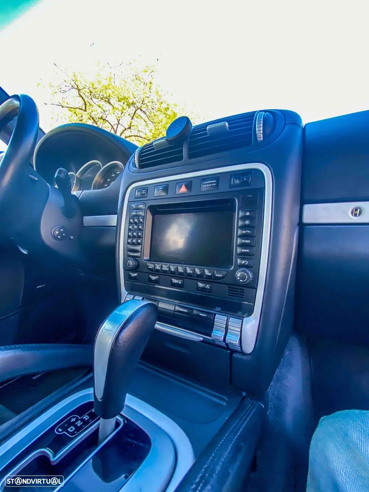 Porsche Cayenne Turbo - 17