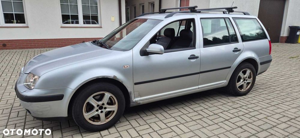 Volkswagen Touran - 1