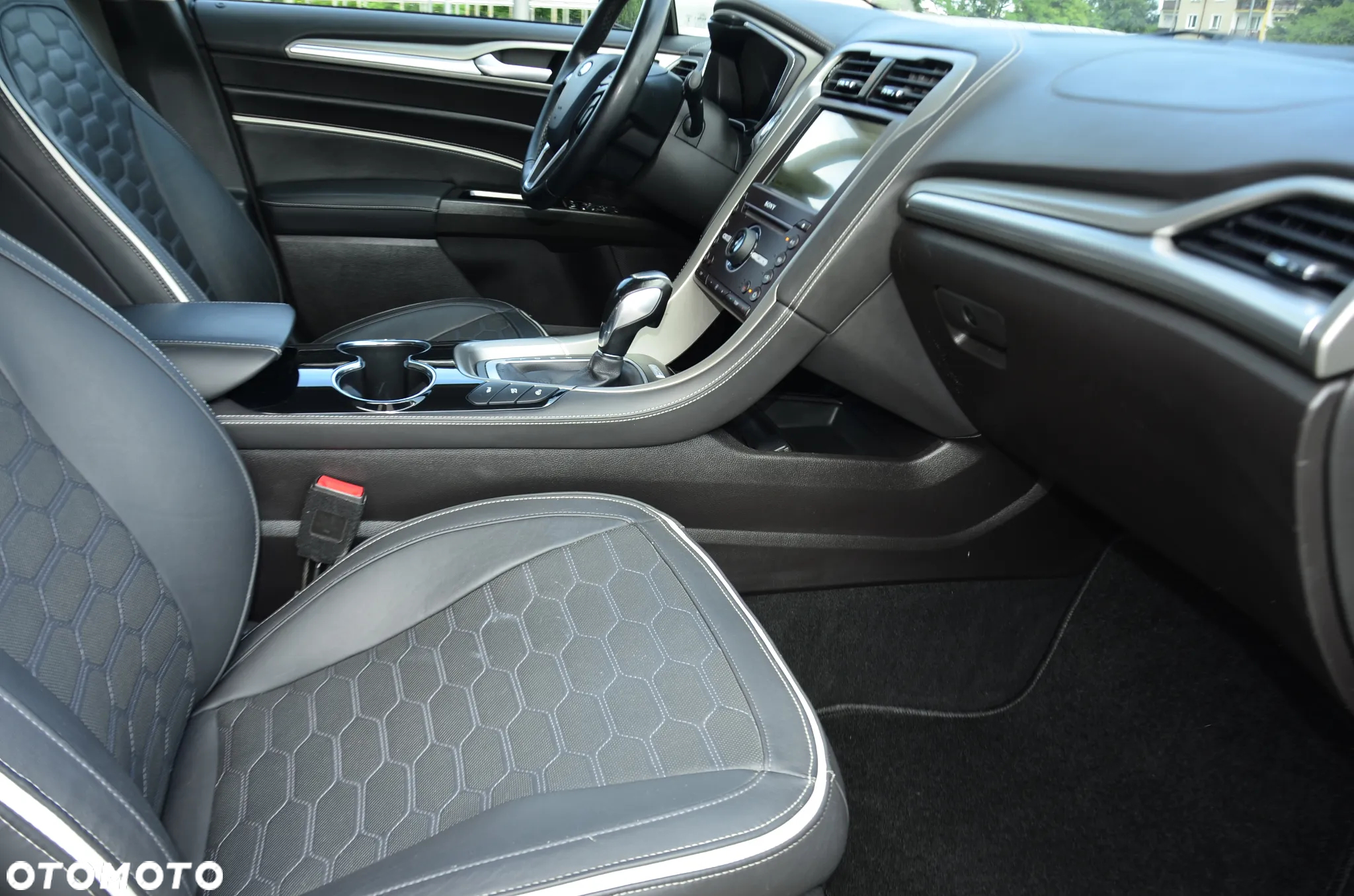 Ford Mondeo Vignale 2.0 Hybrid - 26