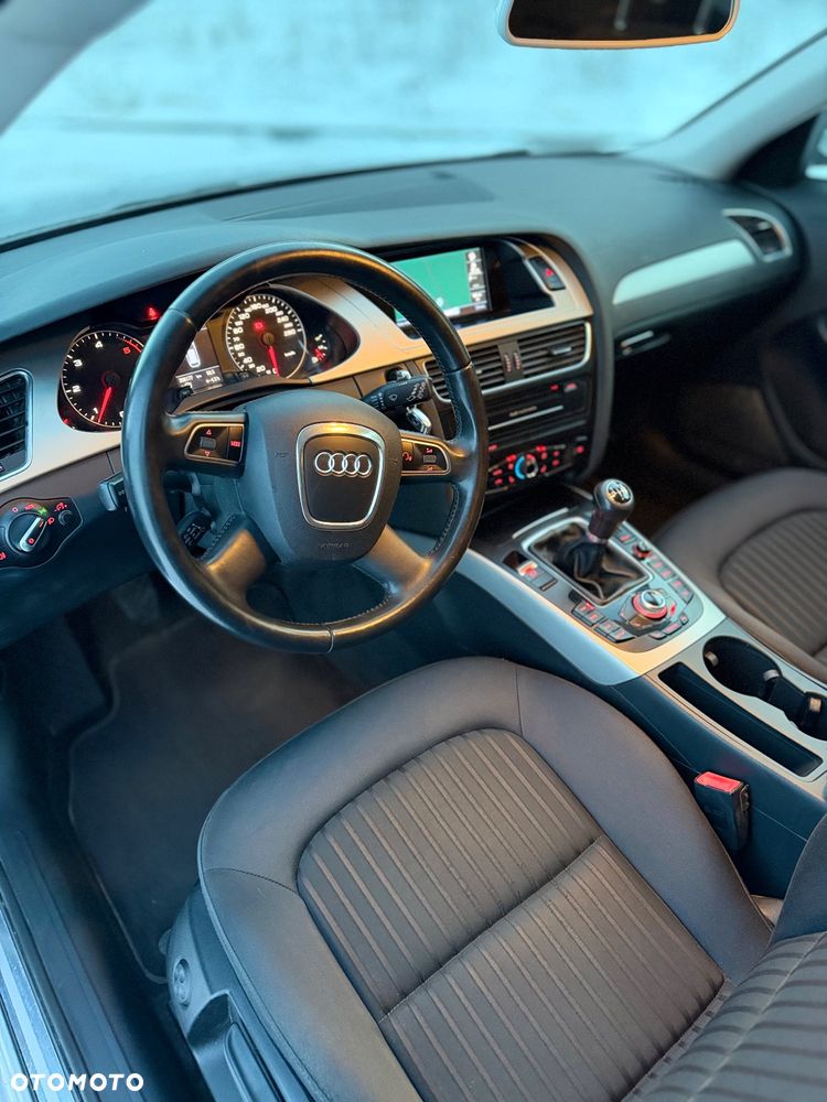 Audi A4 Avant 2.0 TDI DPF Ambiente - 2