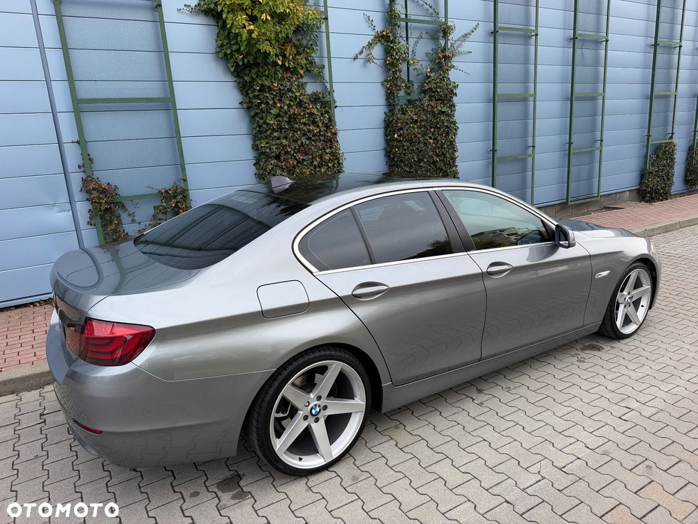 BMW Seria 5 523i - 7