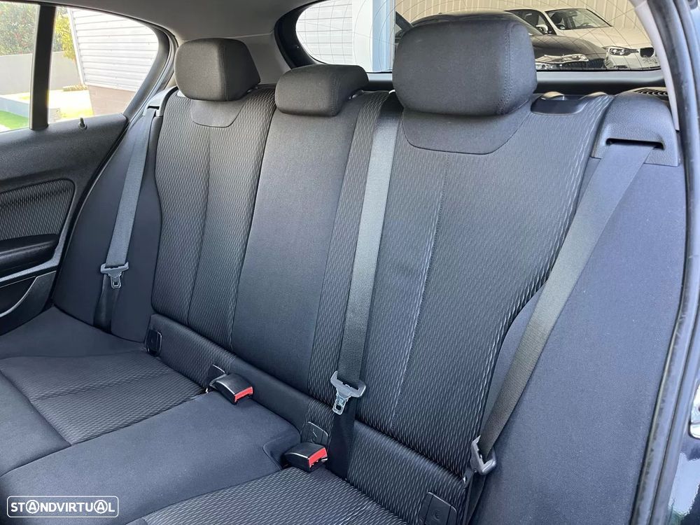 BMW 116 dA Line Sport - 22