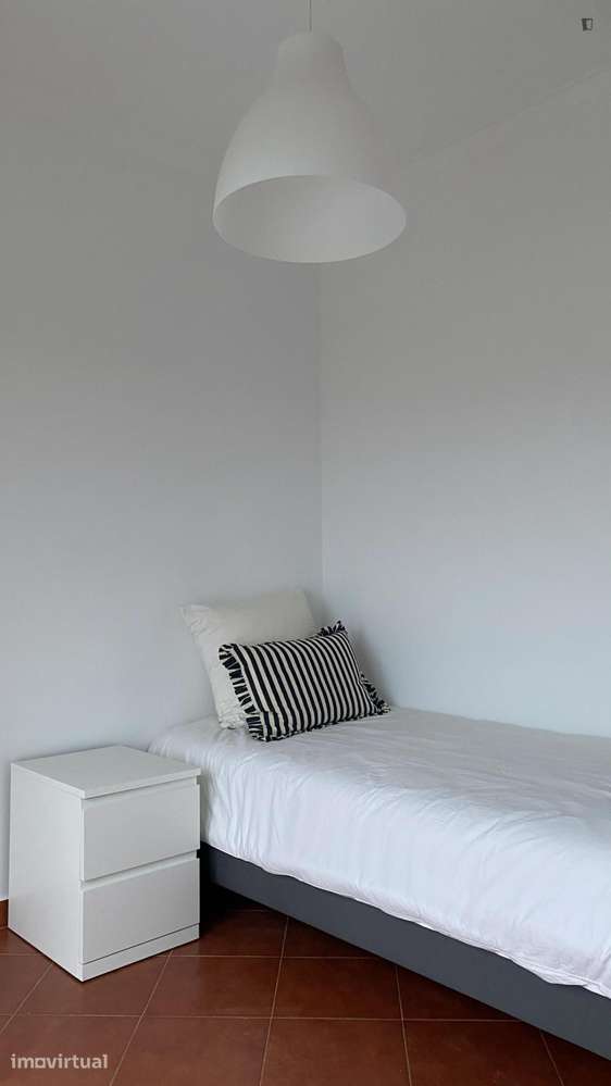 Quarto - localizado em Oeiras Lisbon - Grande imagem: 2/18