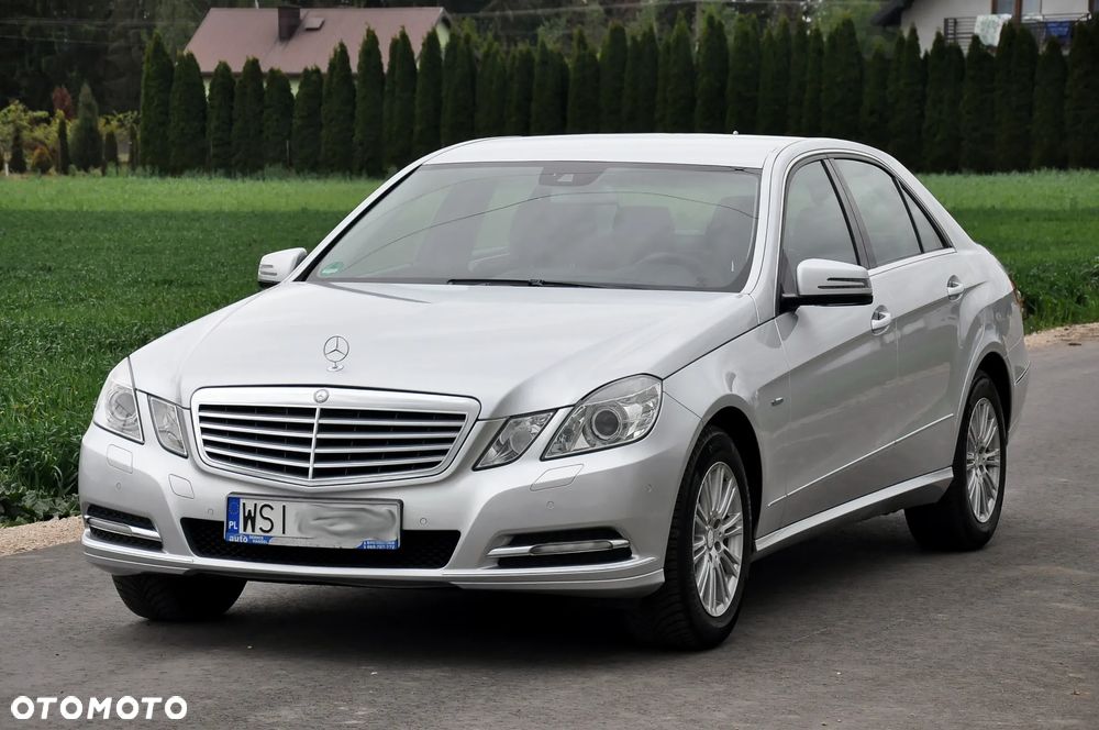 Mercedes-Benz Klasa E 250 CGI BlueEFFICIENCY 7G-TRONIC Elegance - 1