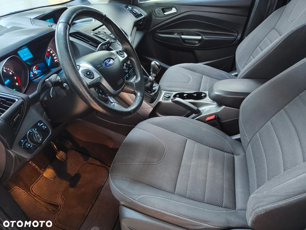 Ford Kuga 1.5 EcoBoost 2x4 Trend - 11