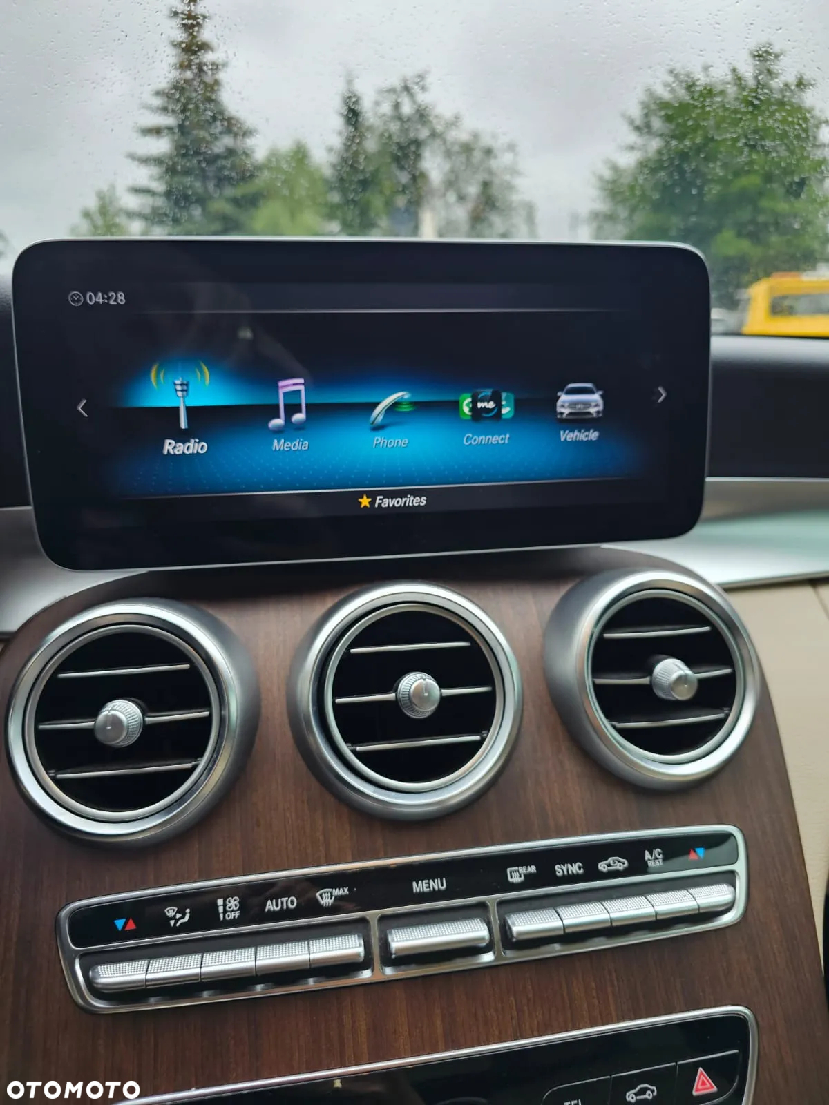 Mercedes-Benz Klasa C 300 4MATIC 9G-TRONIC - 22