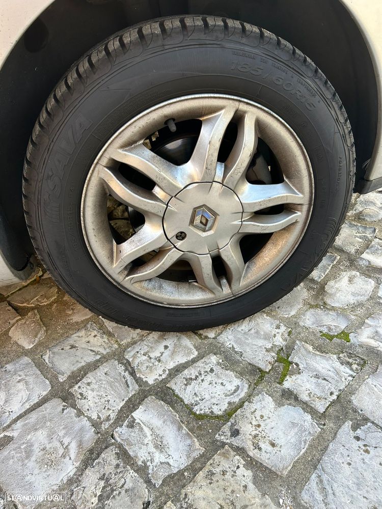 Renault Clio 1.2 16V Confort - 5