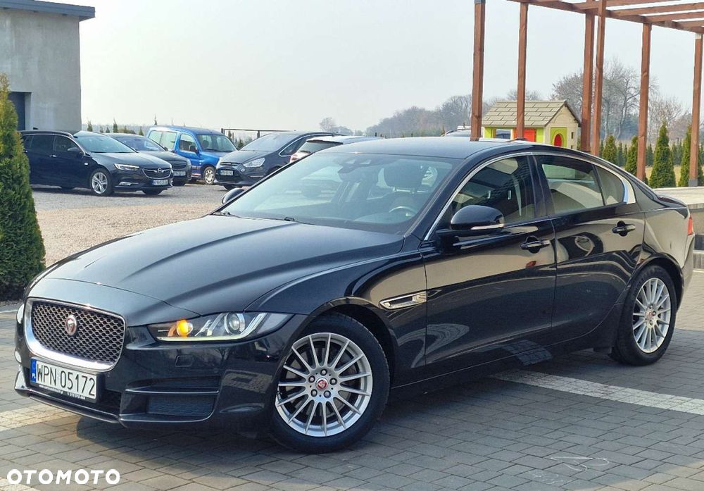 Jaguar XE - 9