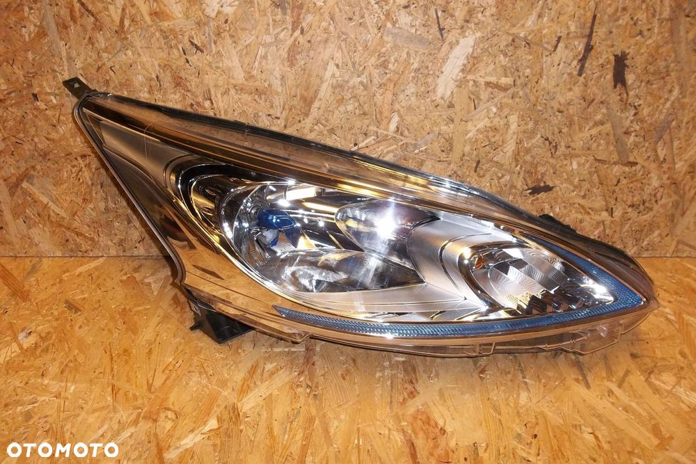 Lampa przednia prawa NISSAN E-NV200