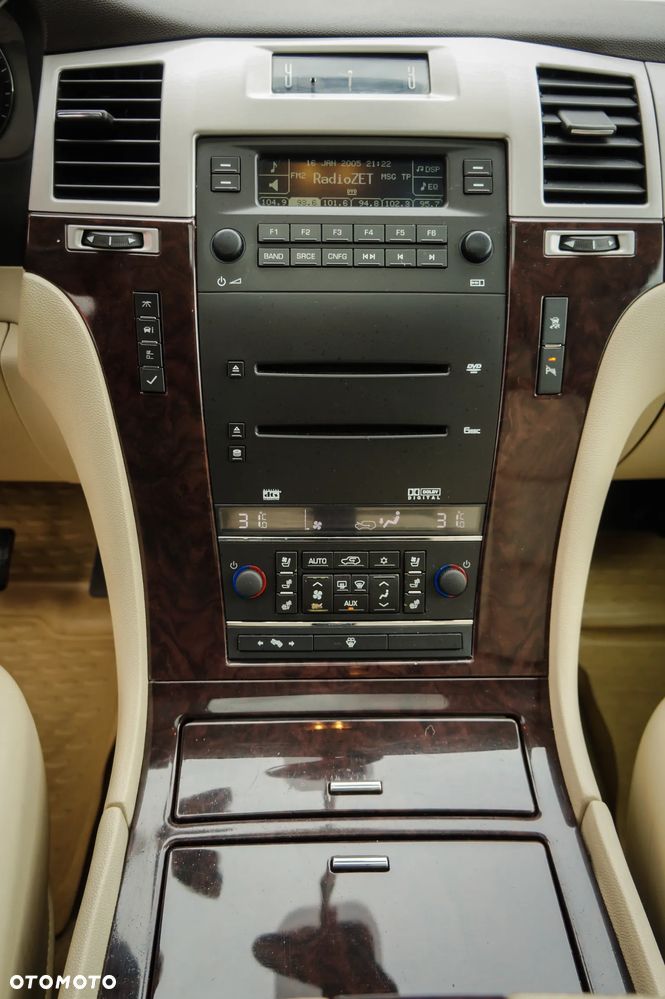 Cadillac Escalade - 28