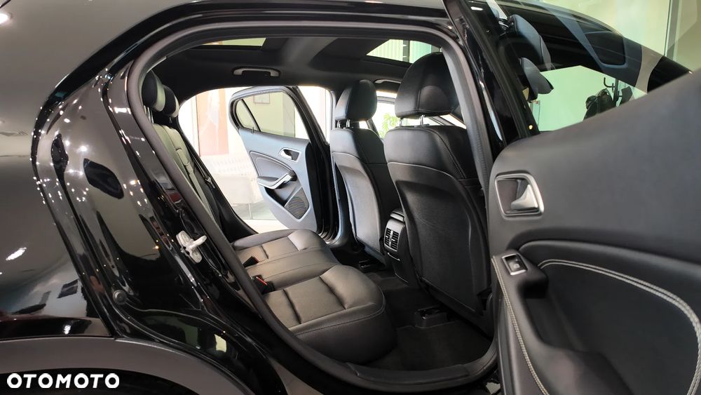 Mercedes-Benz GLA 250 4-Matic - 32