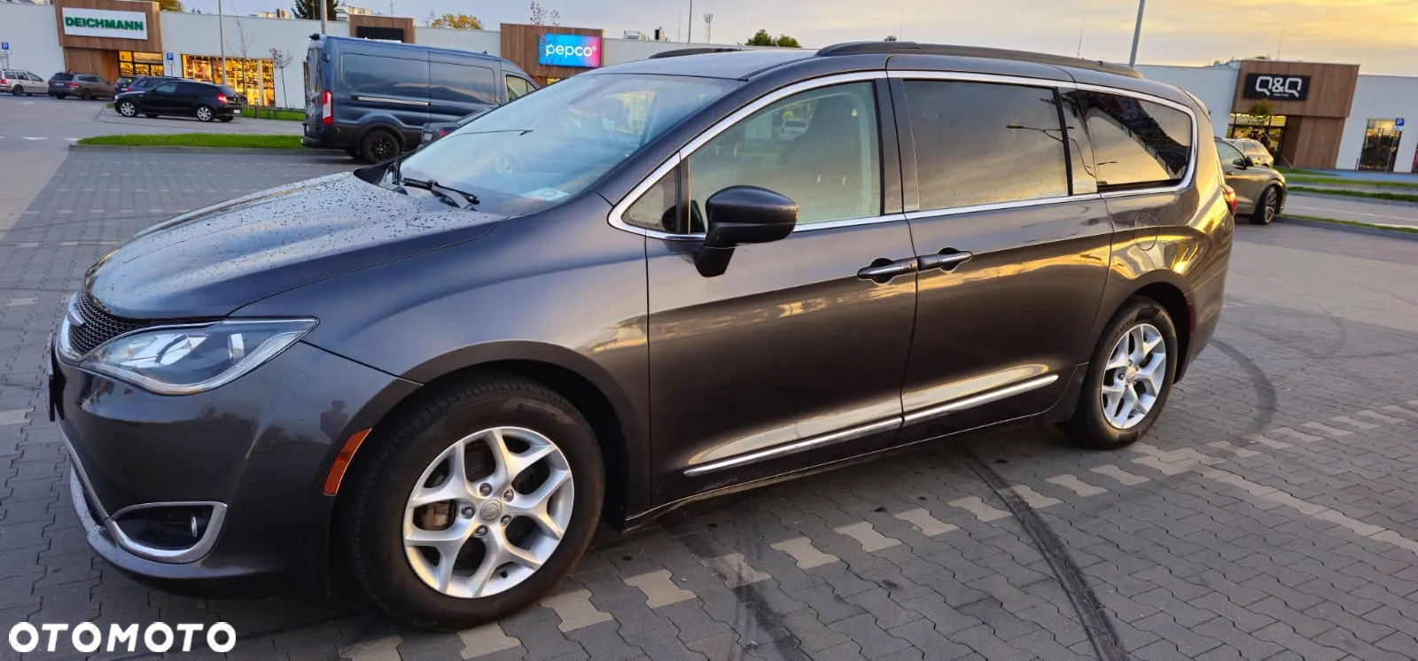 Chrysler Pacifica - 9