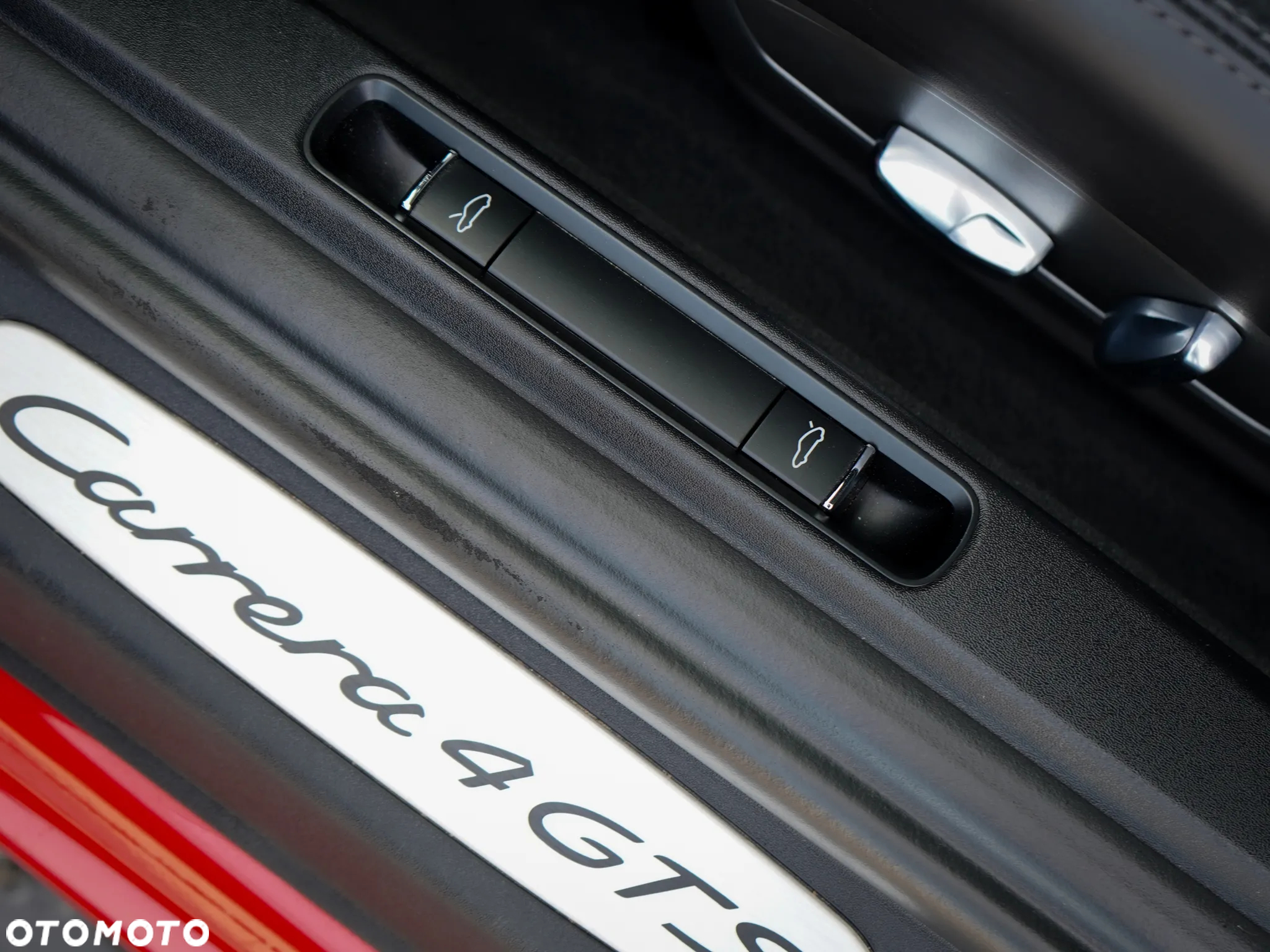Porsche 911 Carrera 4 GTS PDK - 25