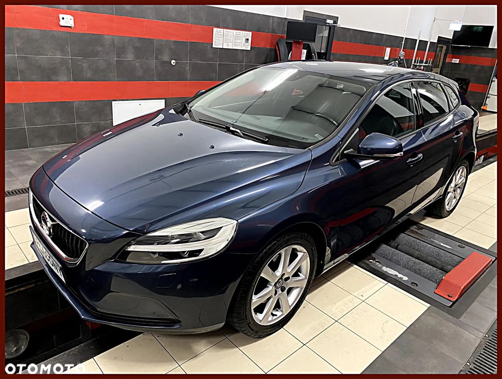 Volvo V40 T2 Drive-E Momentum - 1
