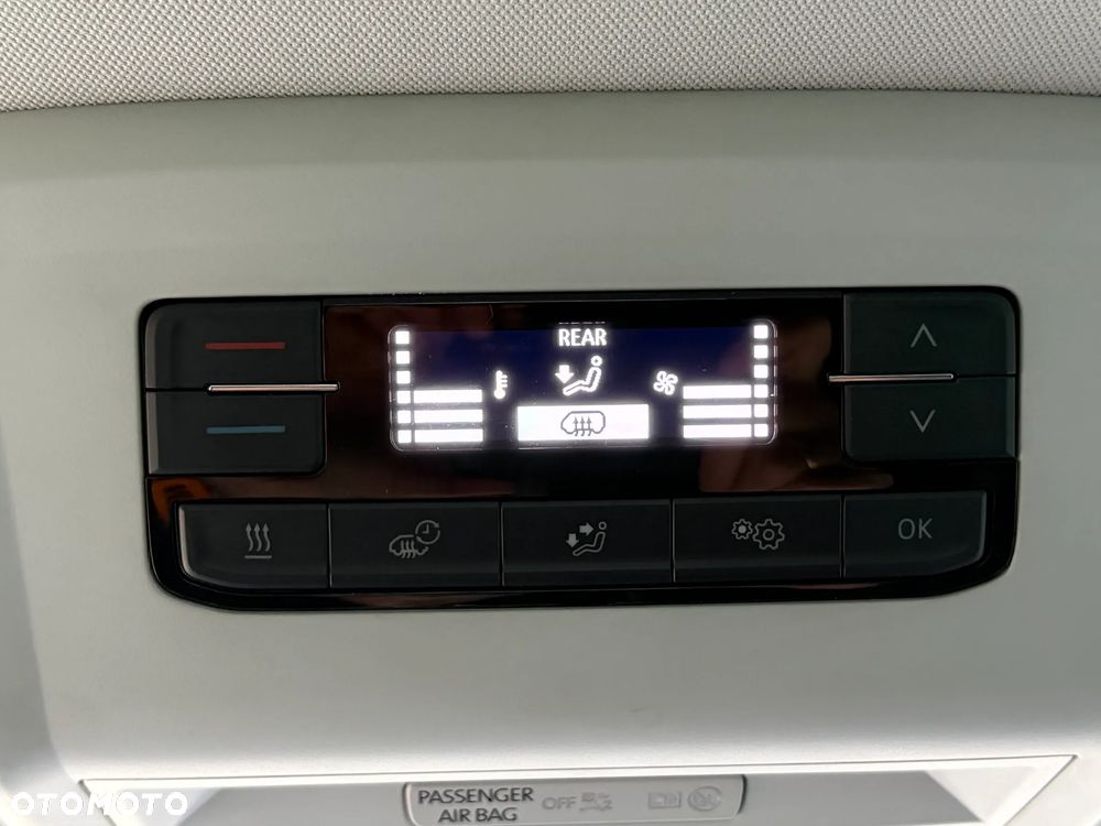 Volkswagen Multivan - 13