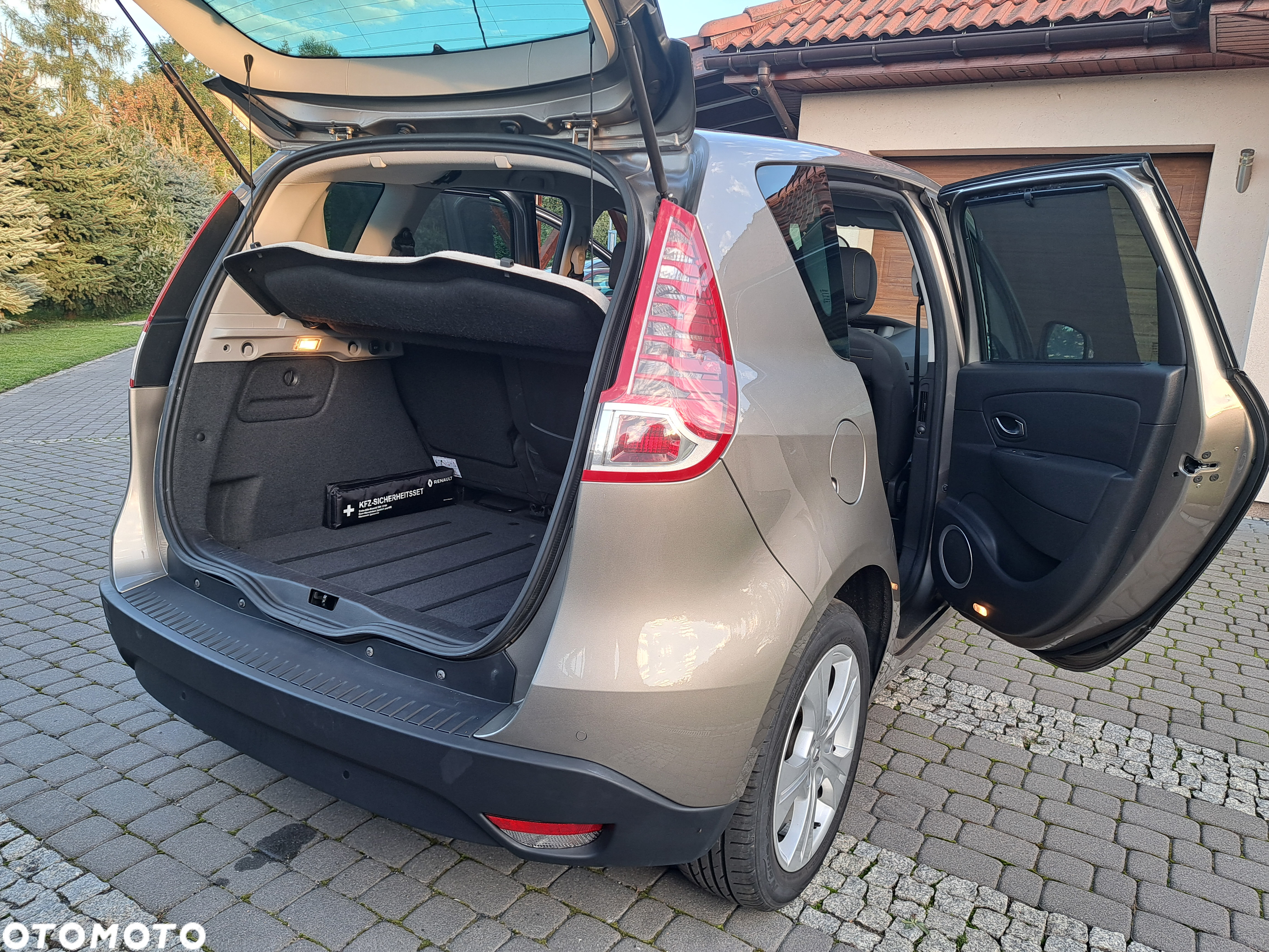 Renault Scenic 1.4 16V TCE TomTom Edition - 28