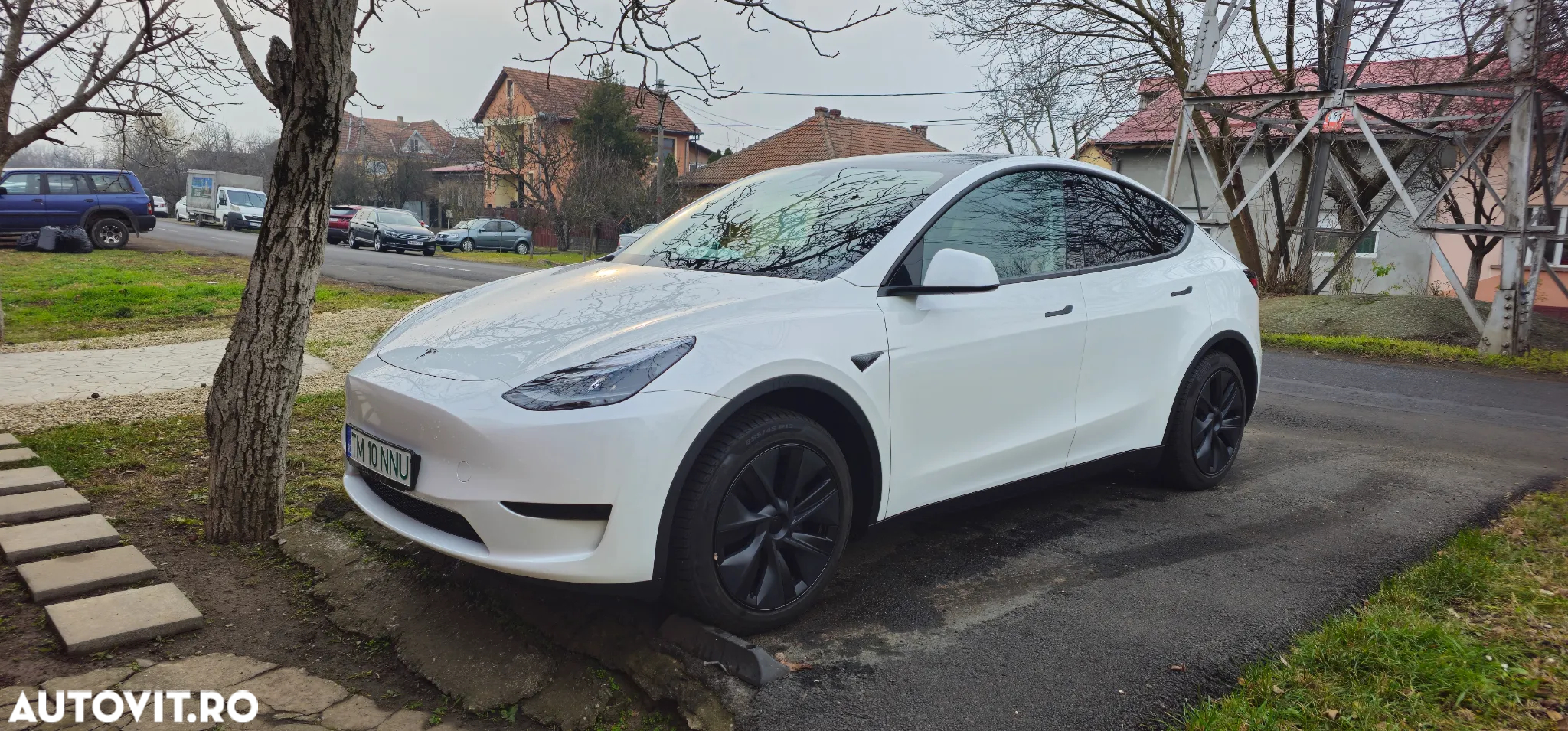 Tesla Model Y - 20