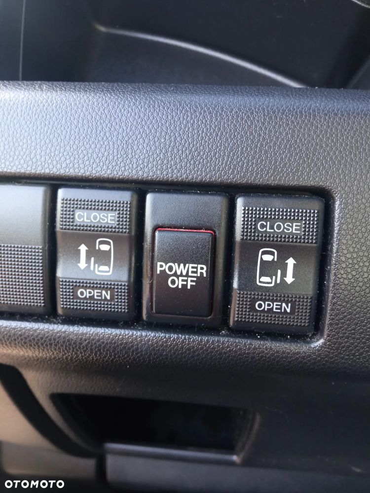 Mazda 5 1.6 CD Navi + - 15