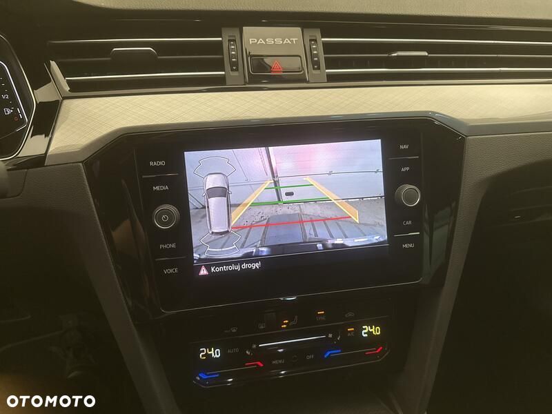 Volkswagen Passat - 16