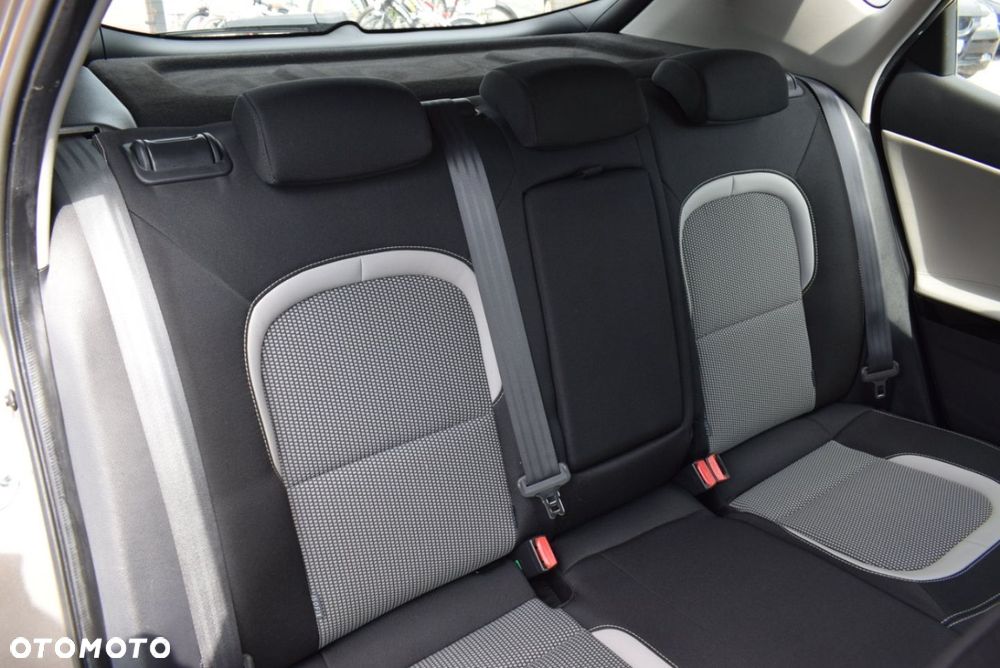 Kia Ceed - 29