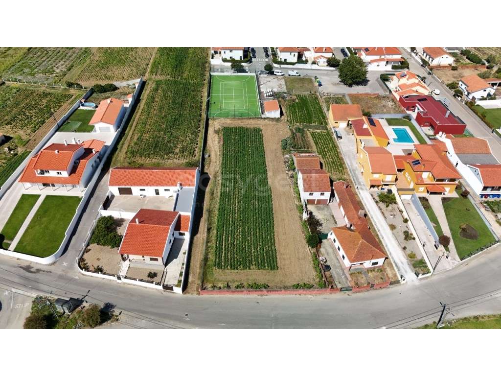 Propriedade Única com 3.500 m² no Centro da Serra D'El-Rei - Grande imagem: 3/44