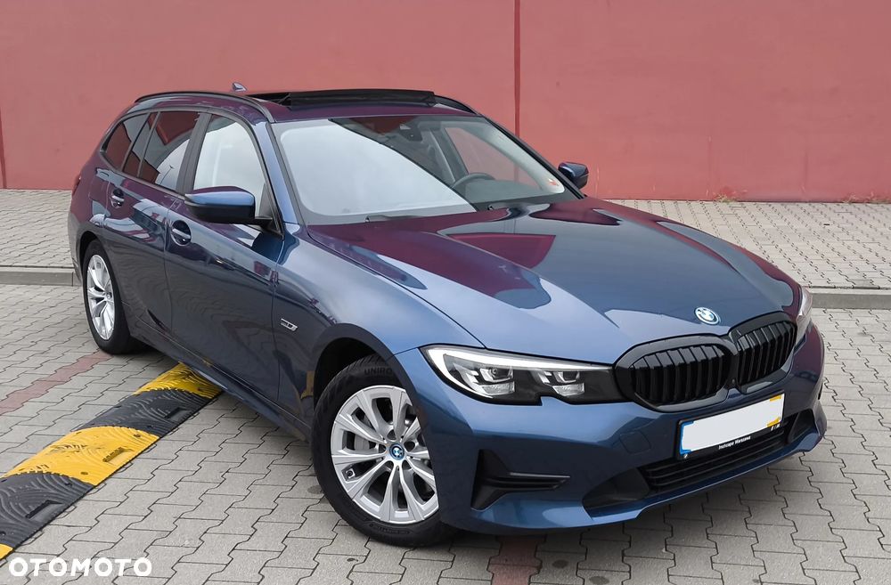 BMW Seria 3 330e Luxury Line - 19