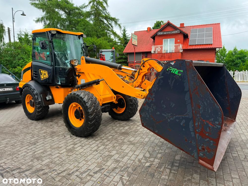 JCB 409 - 4