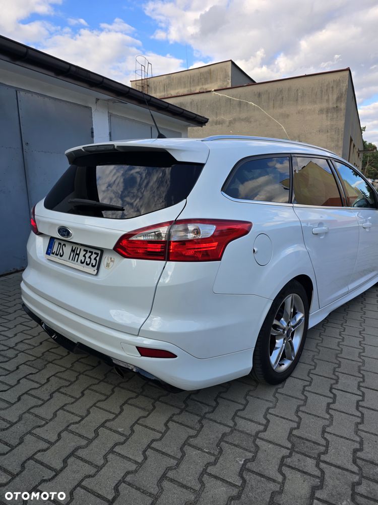 Ford Focus 1.6 EcoBoost Gold X (Trend) - 26