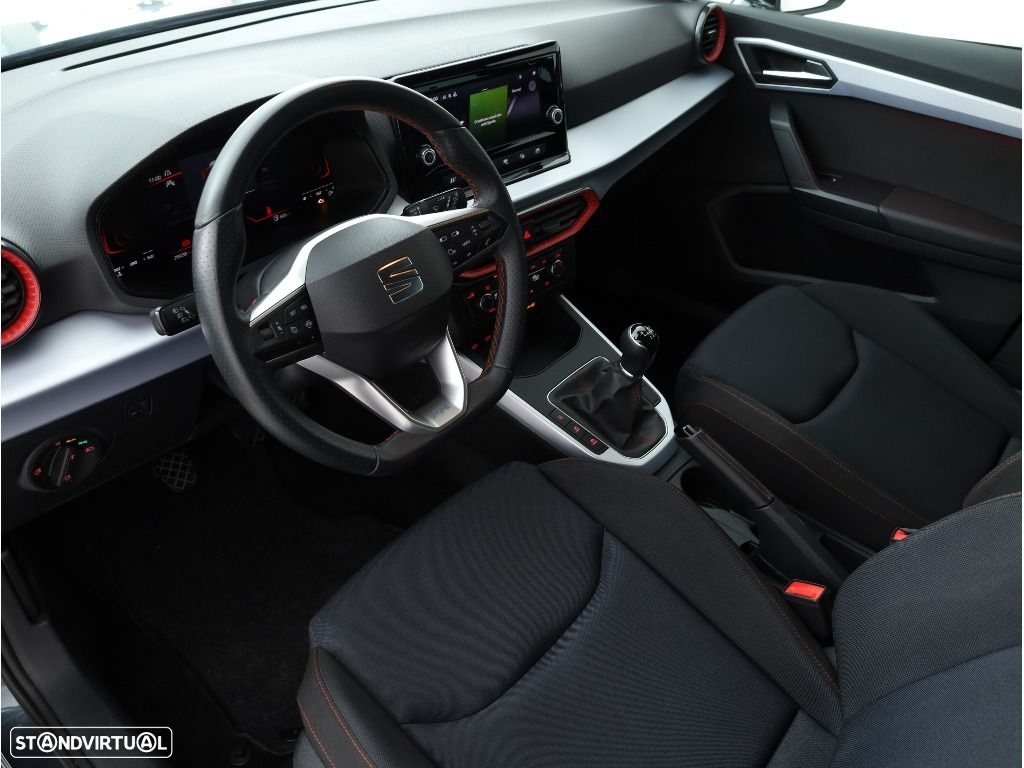 SEAT Arona 1.0 TSI FR - 25