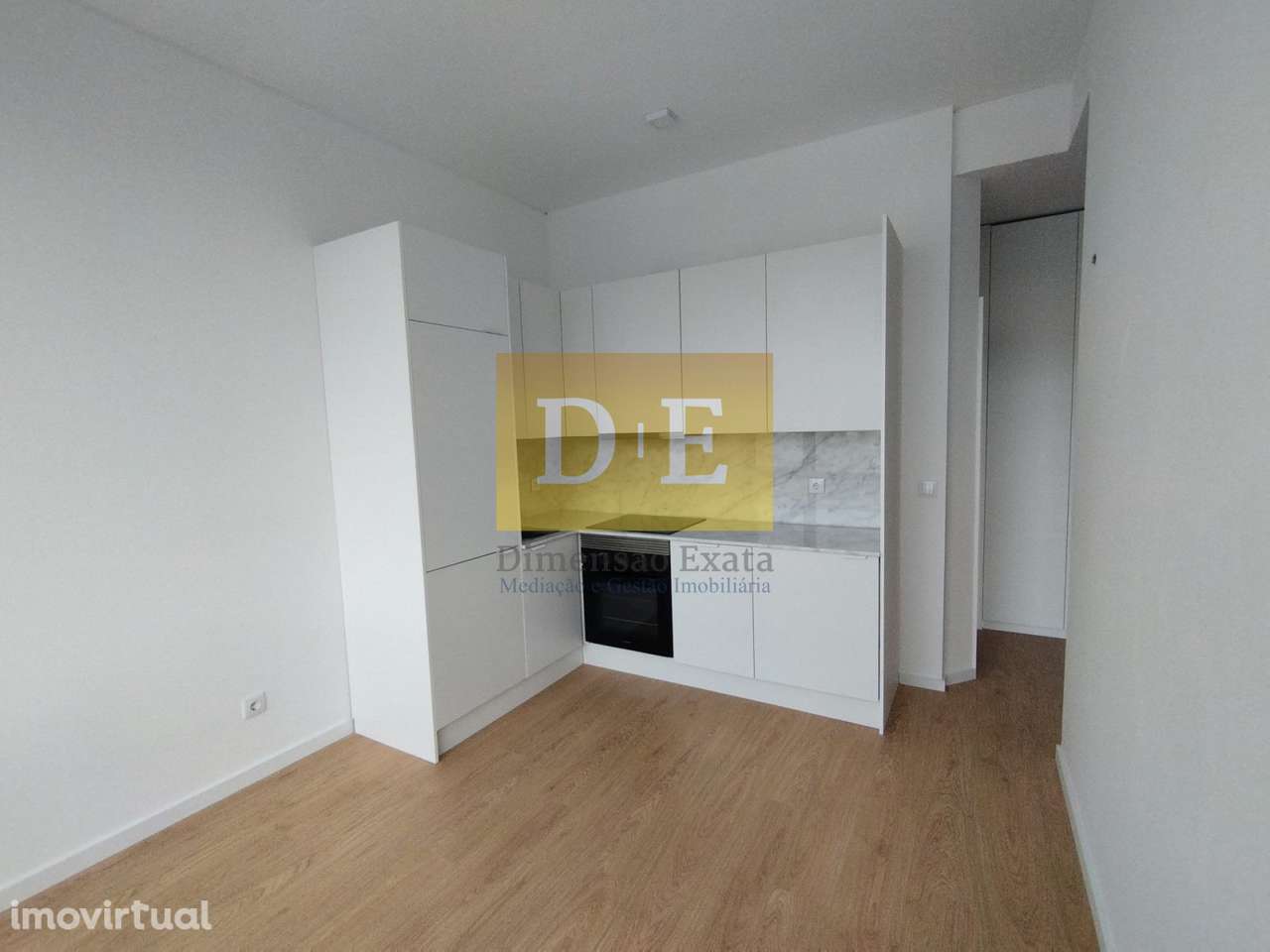 Escritório transformado em Apartamento T1 para Venda - Grande imagem: 3/16