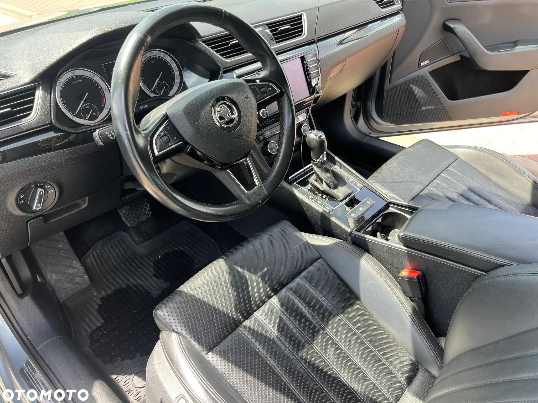 Skoda Superb 2.0 TDI 4x4 L&K DSG - 14