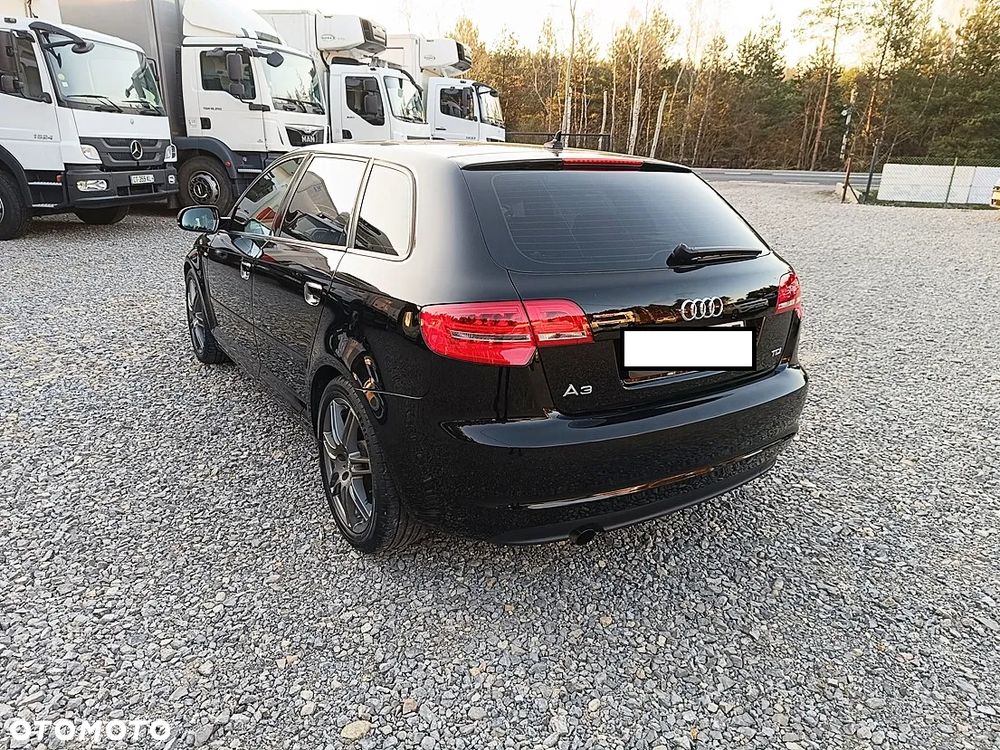 Audi A3 Sportback 1.6 TDI DPF Attraction S tronic - 5