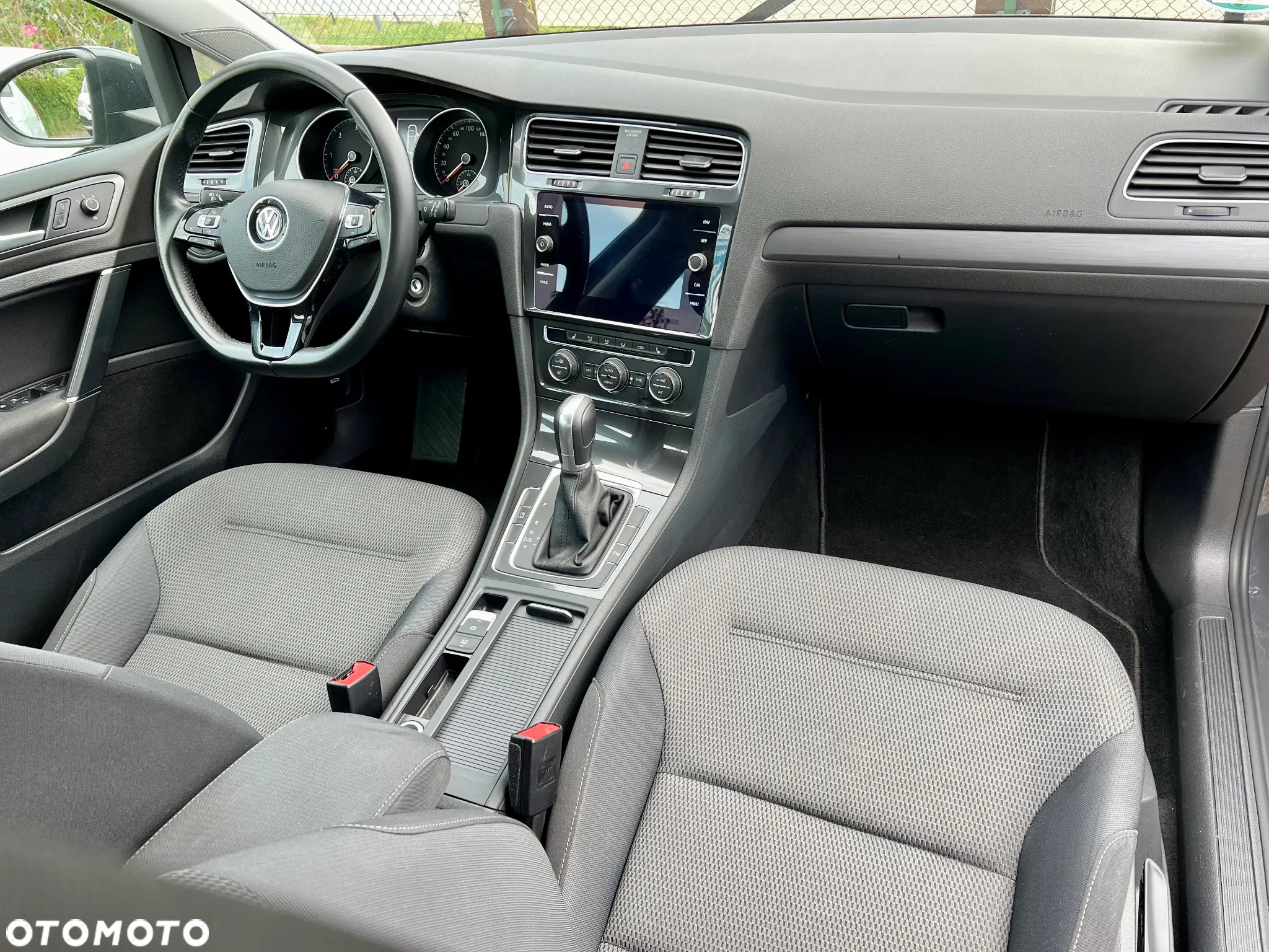 Volkswagen Golf VII 1.6 TDI BMT Comfortline DSG - 24