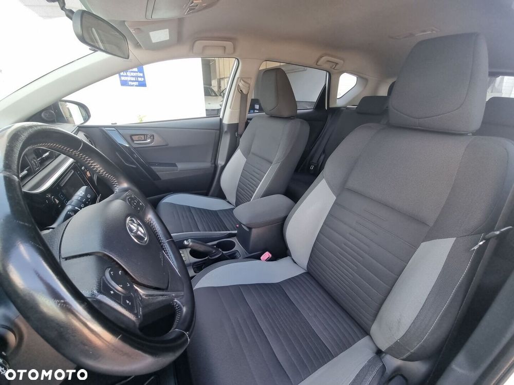 Toyota Auris - 14