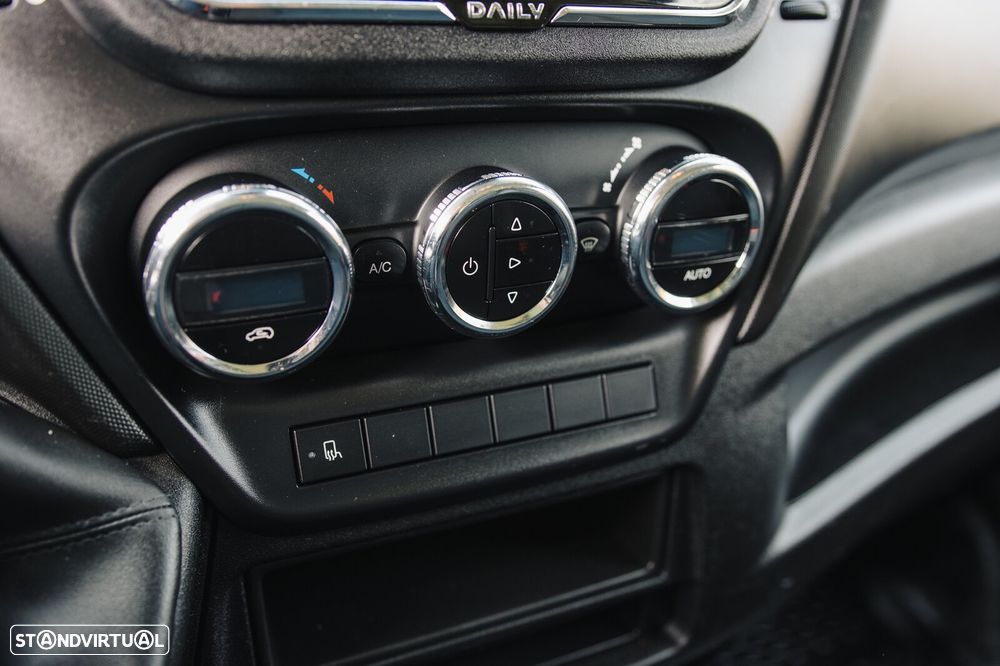 Iveco Daily 3.0 35-160 C/Plataforma - 24