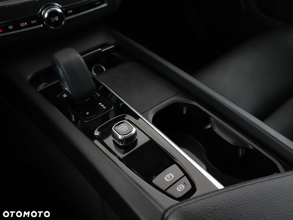 Volvo XC 60 B4 D Geartronic Momentum Pro - 29